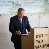 Schetyna w Yad Vashem mówił o Bartoszewskim