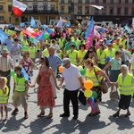 Rodzinny polonez na Marszu dla Życia i Rodziny