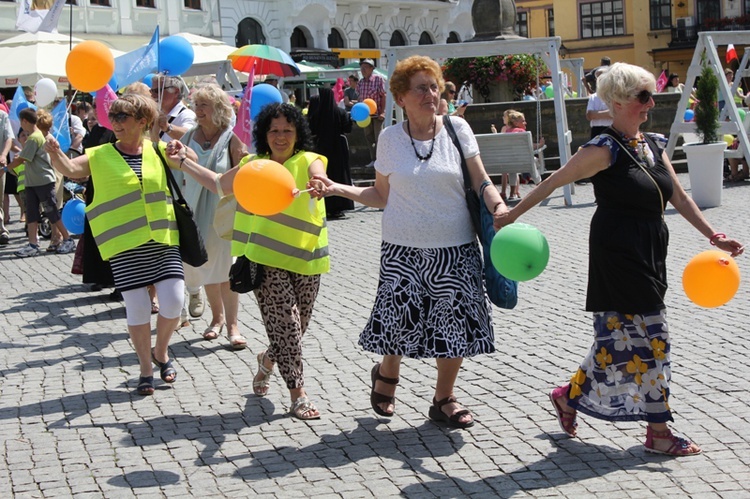 Rodzinny polonez na Marszu dla Życia i Rodziny