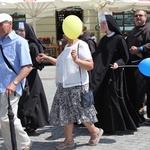 Rodzinny polonez na Marszu dla Życia i Rodziny