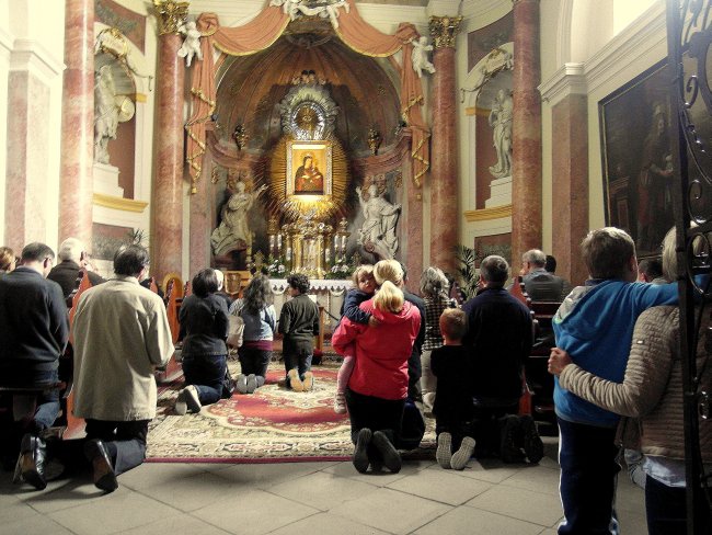 Pielgrzymka rodzin i szafarzy Komunii Świętej do Rud cz. 1