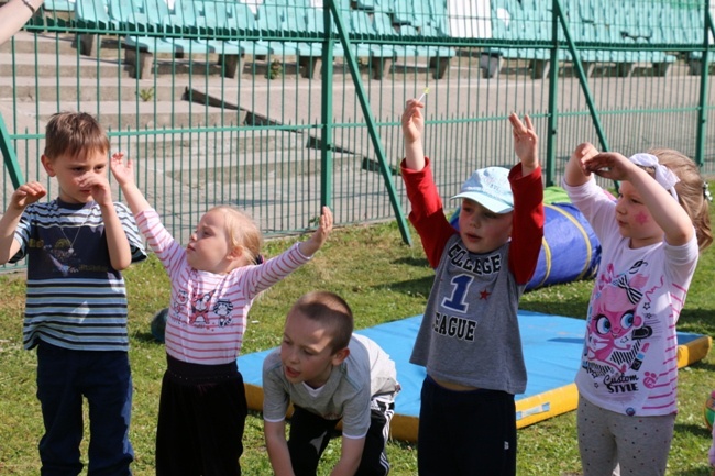 Księża kontra ojcowie i synowie w Radomiu