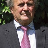 Dr Stanisław Tokarczuk jest m.in. prezesem Familijnego Stowarzyszenia Zbarażan. Współpracuje z Towarzystwem Turystyczno-Krajoznawczym im. Orląt Lwowskich w Żarach