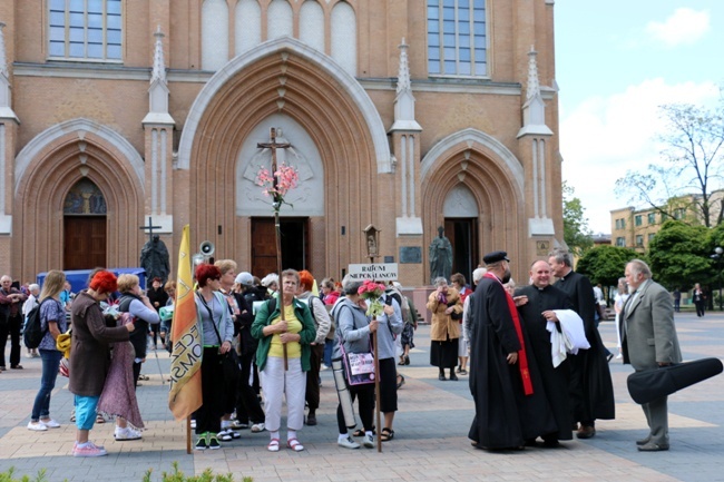 Pielgrzymka trzeźwościowa do Niepokalanowa