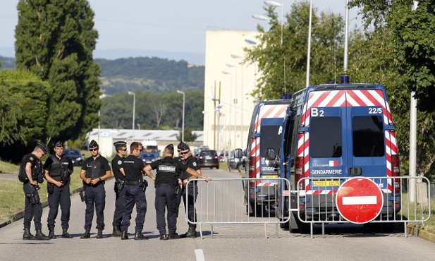67 ofiar zamachów we Francji, Tunezji i Kuwejcie 