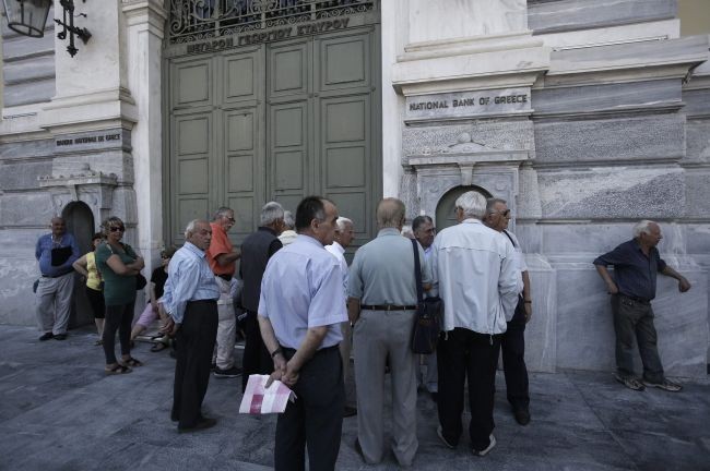 Bankomaty w Atenach zaczęły ponownie działać