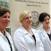 Naukowcy z KUL: prof. dr hab. Zofia Stępniewska, dr Anna Pytlak  i dr Agnieszka Kuźniar opracowały  nowy sposób wytwarzania bioplastiku