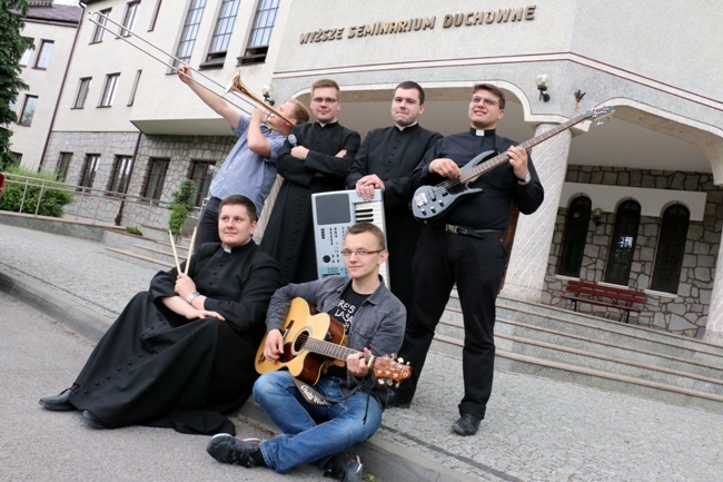 Seminaryjny zespół "Jak najbardziej" 