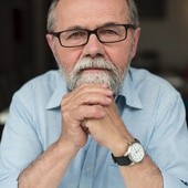 Prof. Ryszard Bugaj jest ekonomistą, politykiem i byłym posłem. Był członkiem „Solidarności”, w 1980 r. został internowany. Po przemianach w 1989 r. założył lewicową Unię Pracy. Z czynnej polityki odszedł w 1997 r., gdy jego partia silnie parła do współpracy z SLD. W wyborach prezydenckich w 2005 r. publicznie poparł kandydaturę Lecha Kaczyńskiego i został jego społecznym doradcą. W 2014 r. został członkiem rady programowej PiS. 