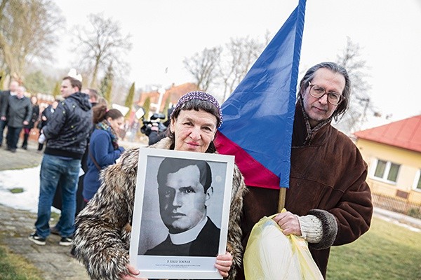 25 lutego, w 65. rocznicę śmierci ks. Toufara, kilaset osób przybyło do Číhošti, aby upamiętnić kapłana męczennika 