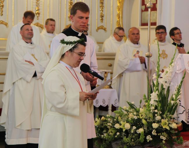 Śluby wieczyste sióstr ze Zgromadzenia Jezusa Miłosiernego