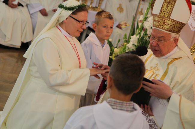 Śluby wieczyste sióstr ze Zgromadzenia Jezusa Miłosiernego