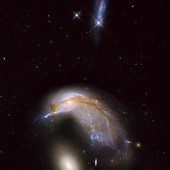 Jak będzie wyglądała nowa supergalaktyka? Z symulacji wynika, że nie będzie galaktyką spiralną, jak Droga Mleczna i Andromeda. Będzie raczej galaktyką eliptyczną. Gdzie my (znaczy Ziemia) wtedy będziemy? W Drodze Mlecznej jesteśmy na peryferiach, w nowej galaktyce również może się tak stać