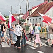  – Dobrze, że wyszli na ulicę, że protestują. Tylko czy to coś pomoże? – zastanawiał się kierowca autokaru