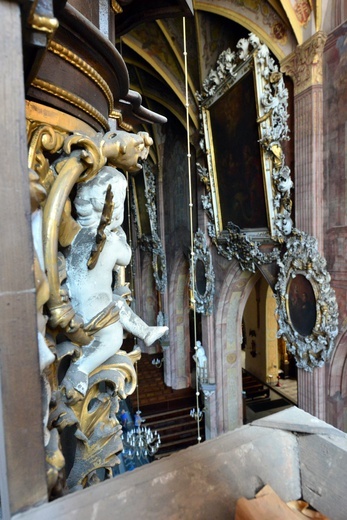 Remont w katedrze