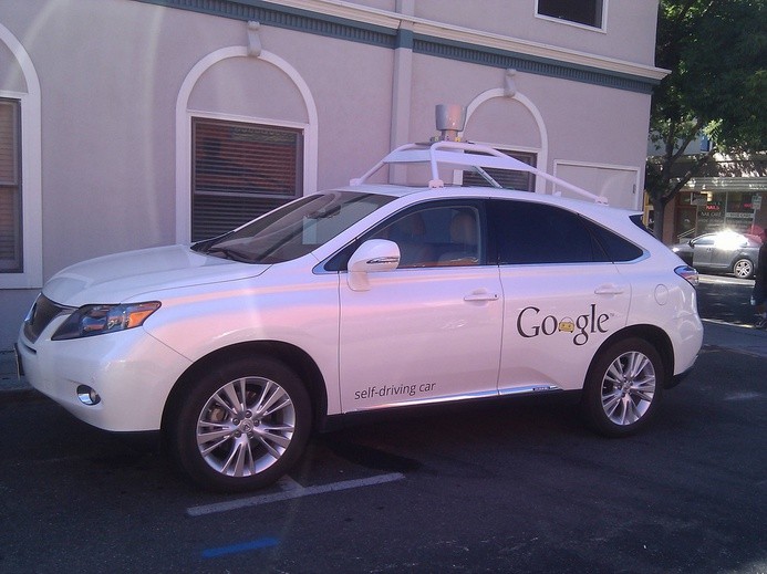 USA: Wypadek samoprowadzącego się auta Google'a