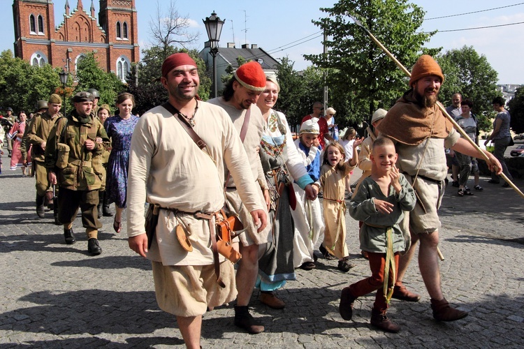 VI Odyseja Historyczna - parada w Kutnie