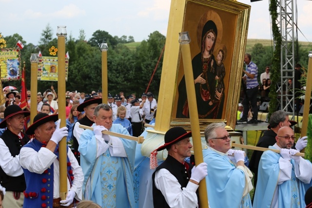 Jubileuszowy hołd dla MB Rychwałdzkiej