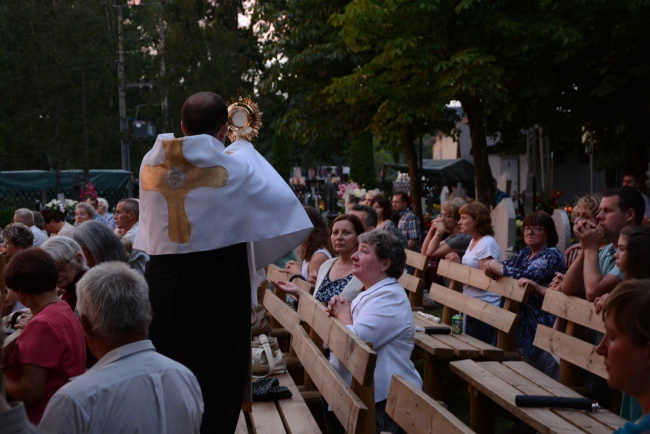 Wieczór Uwielbienia w sanktuarium św. Anny