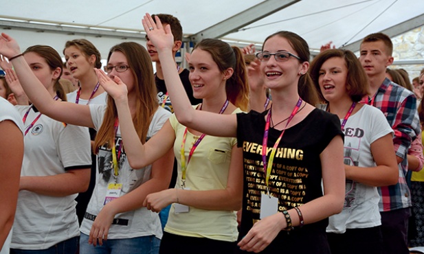 Jednym ze znaków rozpoznawczych spotkania jest radosny śpiew