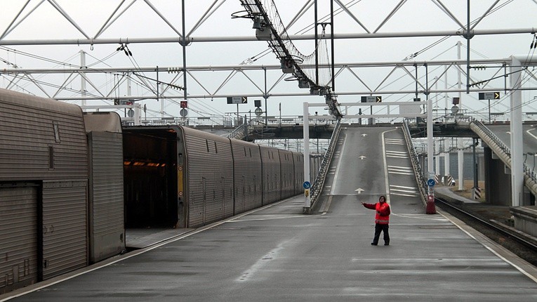 Do eurotunelu pod osłoną nocy