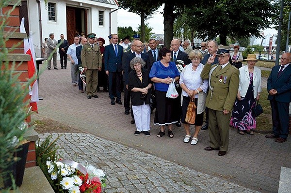  W Zgorzelcu o powstańcach pamiętali m.in. mieszkańcy, samorządowcy i organizacje pozarządowe