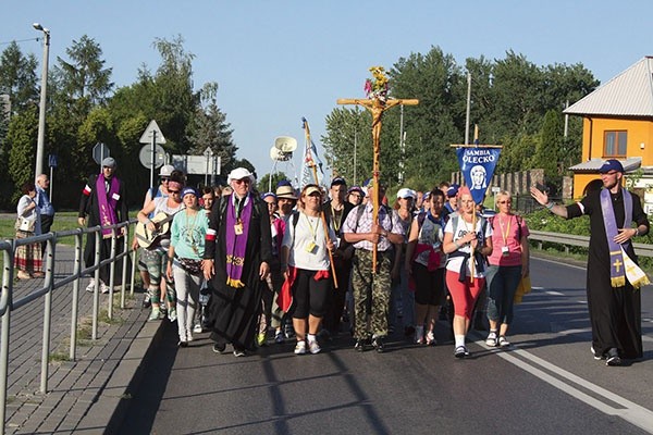  Pielgrzymi z Ełku serdecznie witani i przyjmowani w Makowie Mazowieckim