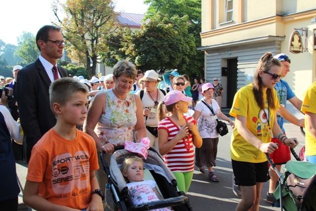 14. Pielgrzymka Dekanatu Czechowickiego w drodze na Jasną Górę