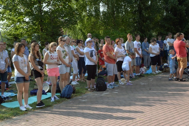 Opoczyńska kolumna pieszej pielgrzymki diecezji radomskiej