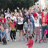 W naszej diecezji pielgrzymi zatrzymali się m.in. w Szczańcu i Babimoście, gdzie ewangelizowali mieszkańców poprzez taniec, śpiew i improwizowane scenki 