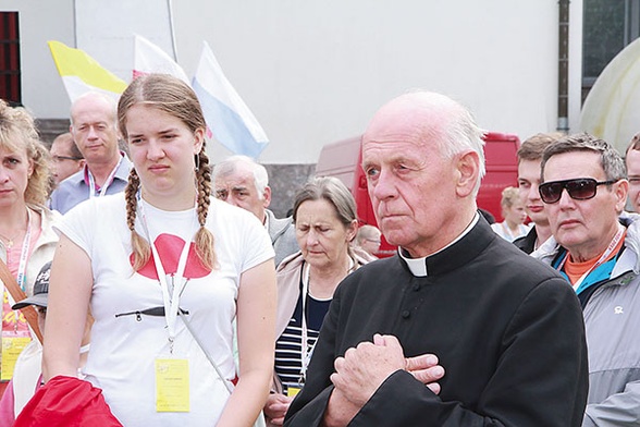 W spotkaniu brał udział ks. Władysław Zązel z Kamesznicy, inicjator „Wesela wesel” 