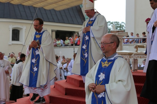 Młodzi pielgrzymi bielsko-żywieccy zawierzeni Maryi