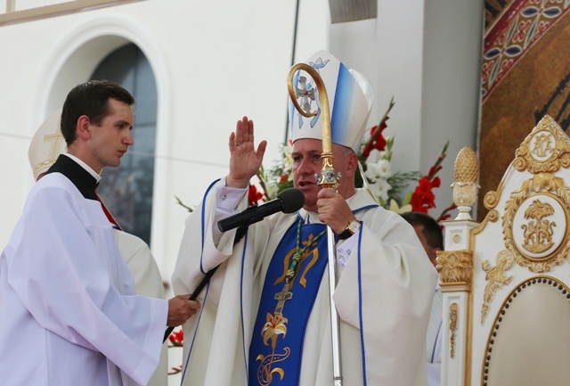 Młodzi pielgrzymi bielsko-żywieccy zawierzeni Maryi