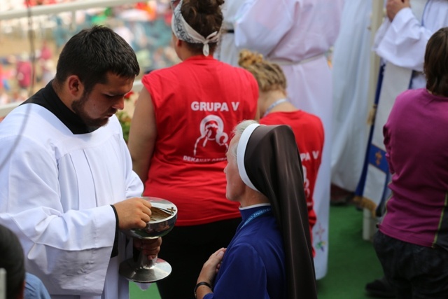 Młodzi pielgrzymi bielsko-żywieccy zawierzeni Maryi