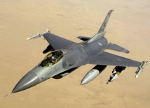 Lotnictwo USA rozpoczęło ataki na IS