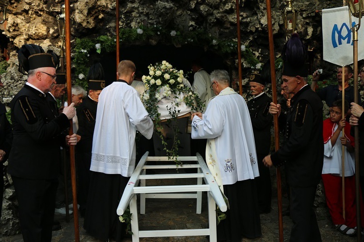 Procesja zaśnięcia i pogrzebu Maryi