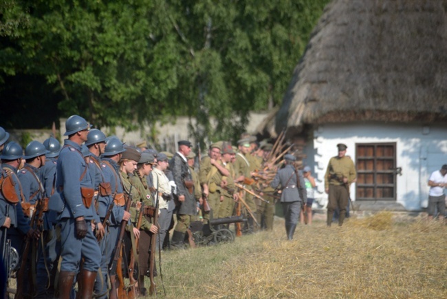 Wojna polsko-bolszewicka - rekonstrukcja w radomskim skansenie