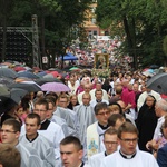 Kobiety i dziewczęta u Matki Bożej Piekarskiej, cz. 2