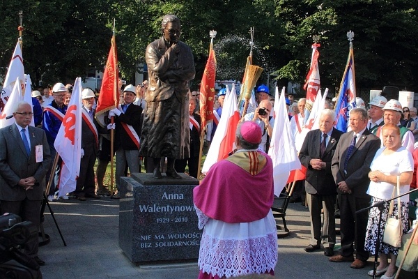 Odsłonięcie pomnika Anny Walentynowicz