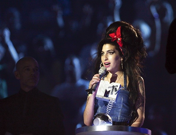 Amy Winehouse, utalentowana wokalistka, która nie poradziła sobie z ciężarem sławy i życiowymi kłopotami