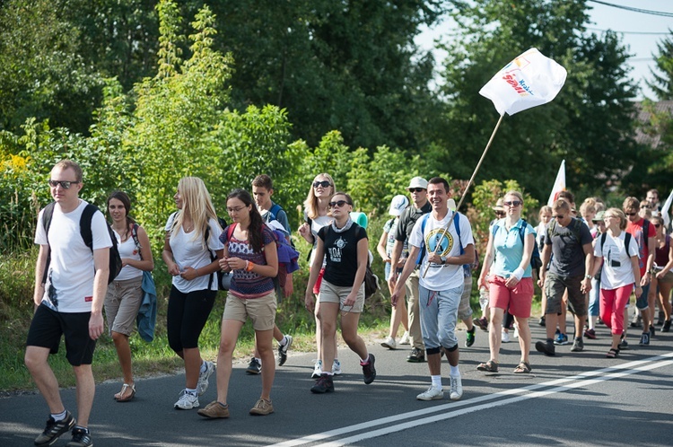 Pielgrzymka młodych w drodze