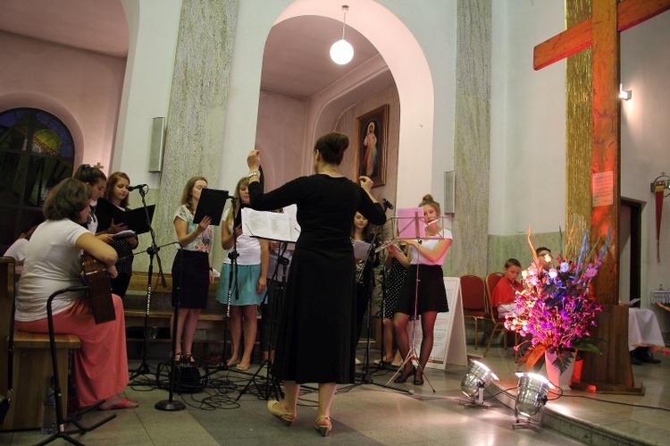 Powitanie symboli ŚDM w diecezji łowickiej