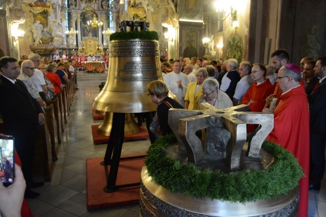 Poświęcenie dzwonów w Głogówku