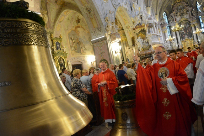 Poświęcenie dzwonów w Głogówku