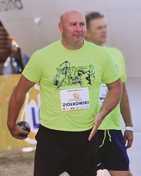 Szymon Ziółkowski, mistrz olimpijski w rzucie młotem,  będzie jedynką PO w Poznaniu