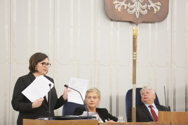 Wysłanniczka Dudy przekonuje Senat