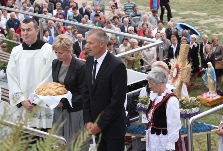 Msza św. odpustowa tradycyjnie połączona była z dożynkami