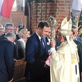 – Panie Prezydencie, wszyscy ludzie dobrej woli oczekują tego, co wyraził Pan w inauguracyjnym orędziu: „byśmy zaczęli odbudowywać wspólnotę” – mówił metropolita do prezydenta Andrzeja Dudy