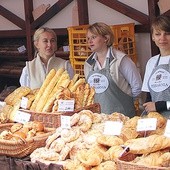 Ze stoisk pachniało świeżutkim pieczywem