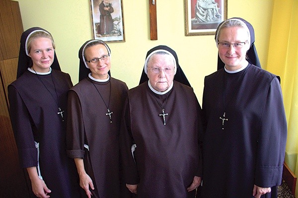 Siostry serafitki z Bartoszyc (od lewej): Augustyna, Anastazja, Dorotea i Judyta